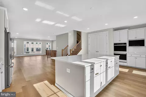 Entry Way - 42135 Gilded Stone Ter, Brambleton, VA 20148 photo 5 of 7