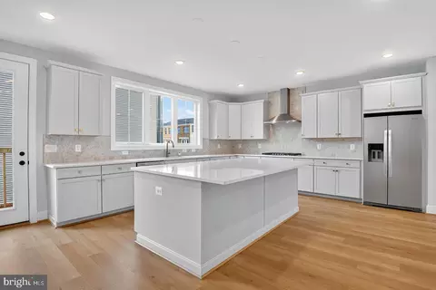 42241 Shining Star Sq, Brambleton, VA 20148