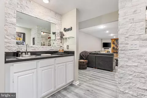 43800 Stonebridge Dr, Ashburn, VA 20147 photo 30