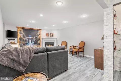 43800 Stonebridge Dr, Ashburn, VA 20147 photo 34
