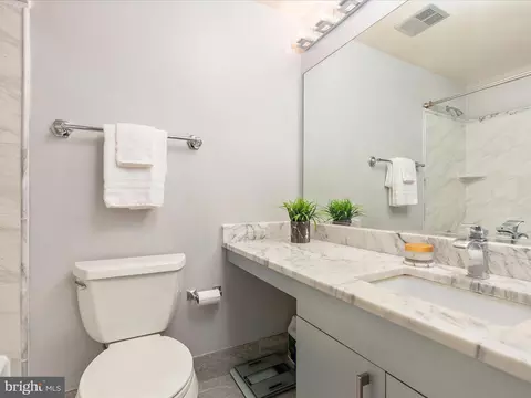 43800 Stonebridge Dr, Ashburn, VA 20147 photo 28