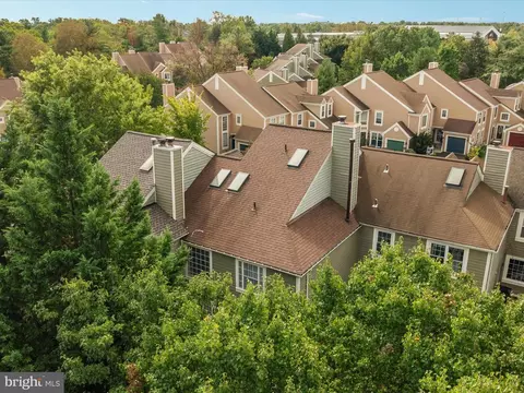 43800 Stonebridge Dr, Ashburn, VA 20147 photo 47