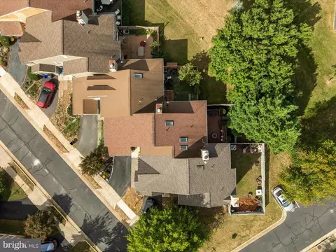 43800 Stonebridge Dr, Ashburn, VA 20147 photo 4