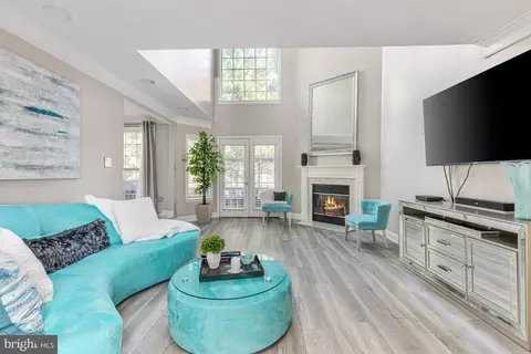 43800 Stonebridge Dr, Ashburn, VA 20147 photo 9