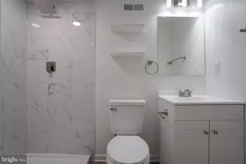 Bath - 112 Argus Pl, Sterling, VA 20164 photo 1 of 1