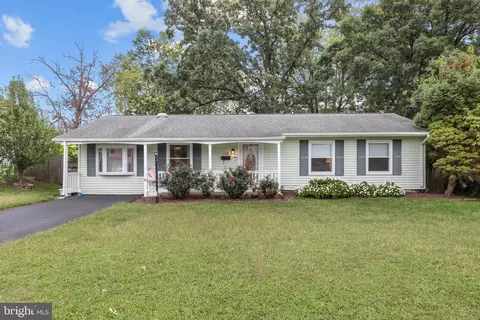 108 N Alder Ave, Sterling, VA 20164