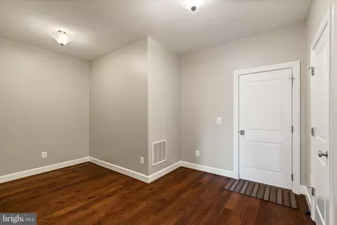 20396 Roslindale Dr, Ashburn, VA 20147 photo 12