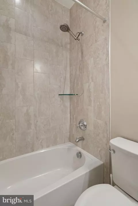 20396 Roslindale Dr, Ashburn, VA 20147 photo 11