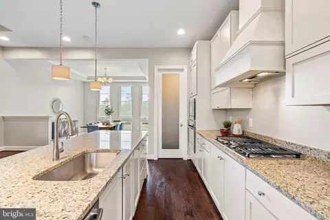 20396 Roslindale Dr, Ashburn, VA 20147 photo 18