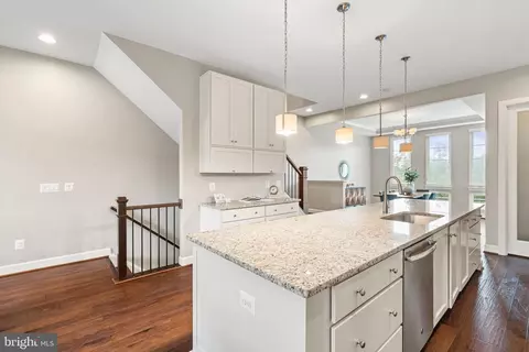 20396 Roslindale Dr, Ashburn, VA 20147 photo 21