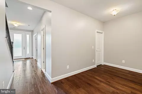 20396 Roslindale Dr, Ashburn, VA 20147 photo 13