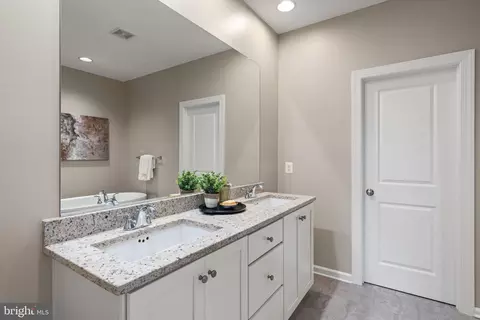 20396 Roslindale Dr, Ashburn, VA 20147 photo 37