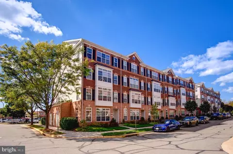 19293 Harlow Sq, Leesburg, VA 20176
