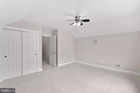Bedroom - 42645 Cochrans Lock Dr, Ashburn, VA 20148 photo 10 of 11