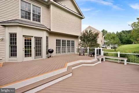 Exterior - 42645 Cochrans Lock Dr, Ashburn, VA 20148 photo 4 of 9