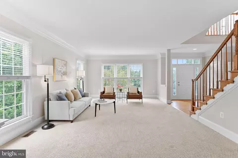 Living - 42645 Cochrans Lock Dr, Ashburn, VA 20148 photo 3 of 10