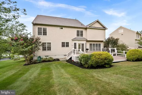 Exterior - 42645 Cochrans Lock Dr, Ashburn, VA 20148 photo 8 of 9