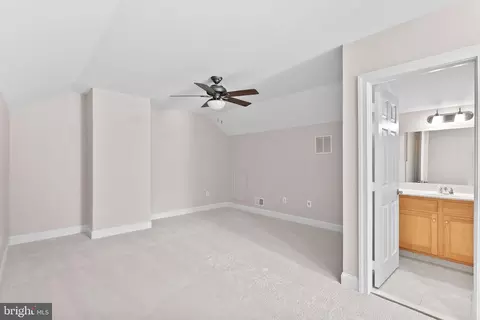Bedroom - 42645 Cochrans Lock Dr, Ashburn, VA 20148 photo 8 of 11