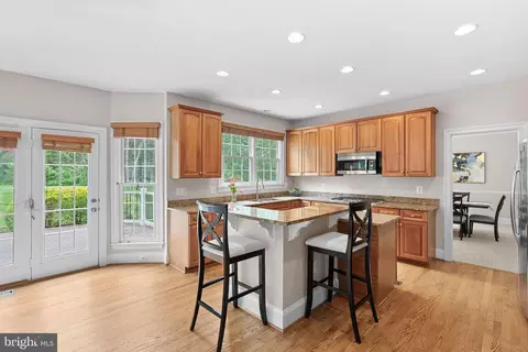 Kitchen - 42645 Cochrans Lock Dr, Ashburn, VA 20148 photo 7 of 8