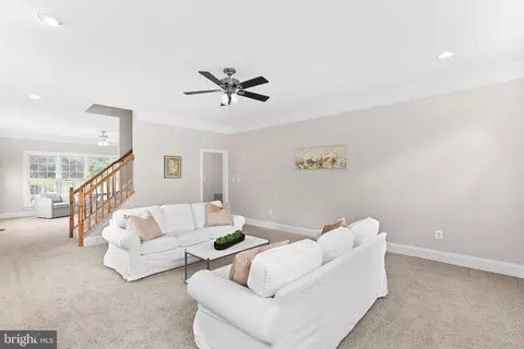 Living - 42645 Cochrans Lock Dr, Ashburn, VA 20148 photo 8 of 10