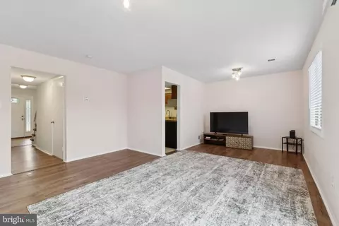 32 Regis Cir, Sterling, VA 20164 photo 11
