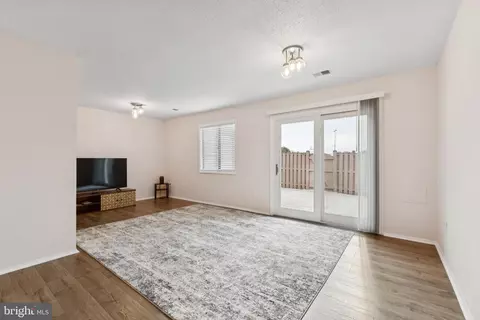 32 Regis Cir, Sterling, VA 20164 photo 12