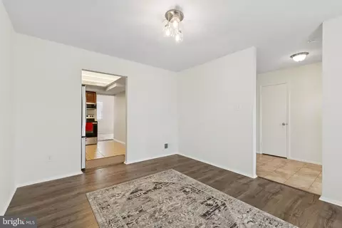 32 Regis Cir, Sterling, VA 20164 photo 6