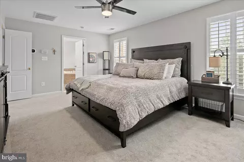 Bedroom - 19595 Aspendale Sq, Ashburn, VA 20147 photo 2 of 9