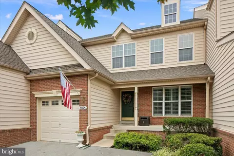 Exterior - 19595 Aspendale Sq, Ashburn, VA 20147 photo 10 of 10