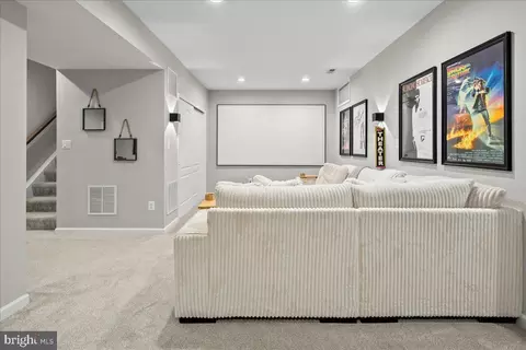 Entry Way - 19595 Aspendale Sq, Ashburn, VA 20147 photo 14 of 16