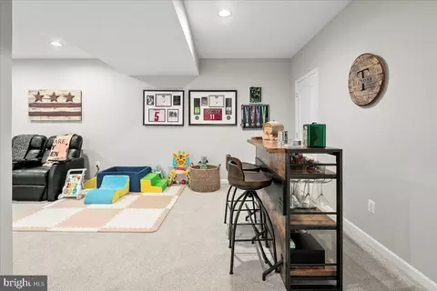 Entry Way - 19595 Aspendale Sq, Ashburn, VA 20147 photo 15 of 16
