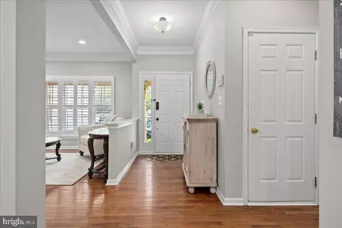 Entry Way - 19595 Aspendale Sq, Ashburn, VA 20147 photo 2 of 16