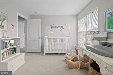 Bedroom - 19595 Aspendale Sq, Ashburn, VA 20147 photo 9 of 9