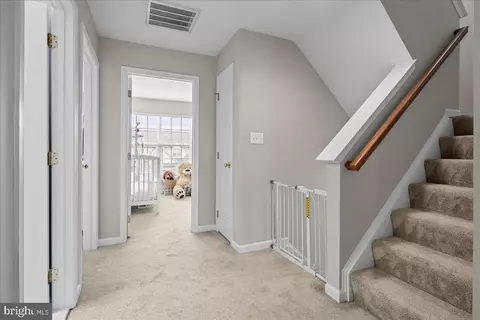 Entry Way - 19595 Aspendale Sq, Ashburn, VA 20147 photo 9 of 16