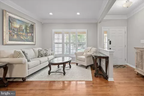 Entry Way - 19595 Aspendale Sq, Ashburn, VA 20147 photo 4 of 16