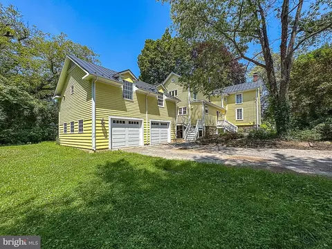 Exterior - 19 E Loudoun St, Round Hill, VA 20141 photo 1 of 1