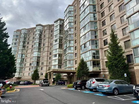 19385 Cypress Ridge Ter #815, Leesburg, VA 20176