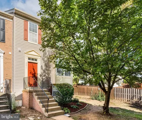 23017 Potomac Hill Sq, Sterling, VA 20166