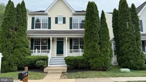 42721 Center St, Chantilly, VA 20152