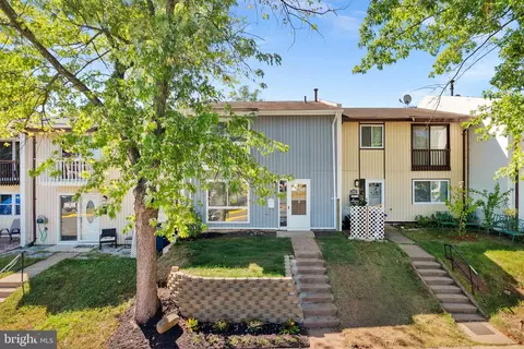 105 Woodgate Ct, Sterling, VA 20164