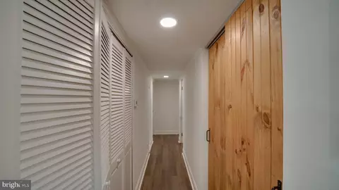 Entry Way - 312 E Gordon St, Sterling, VA 20164 photo 3 of 6