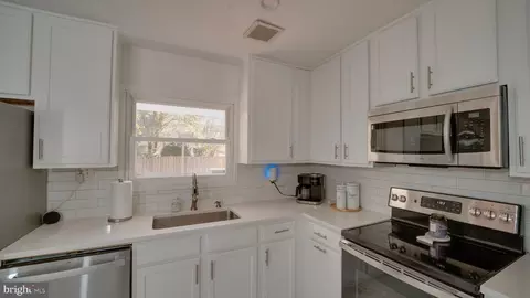 Other - 312 E Gordon St, Sterling, VA 20164 photo 4 of 15