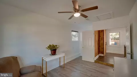 Entry Way - 312 E Gordon St, Sterling, VA 20164 photo 4 of 6