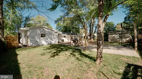 Exterior - 312 E Gordon St, Sterling, VA 20164 photo 3 of 4
