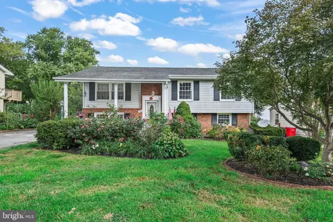 1305 E Maple Ave, Sterling, VA 20164 photo 1