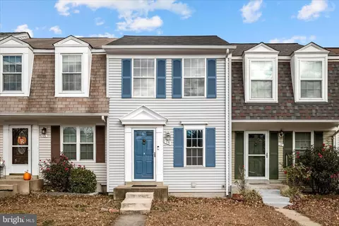 15 Marian Ct, Sterling, VA 20165