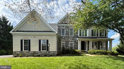 40372 Stonebrook Hamlet Pl, Waterford, VA 20197