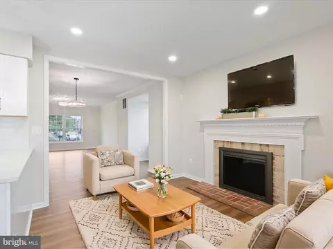 21098 Fireside Ct, Sterling, VA 20164 photo 14
