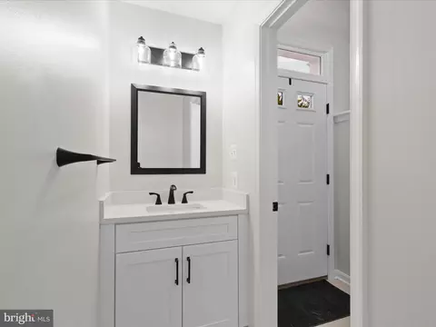 21098 Fireside Ct, Sterling, VA 20164 photo 23