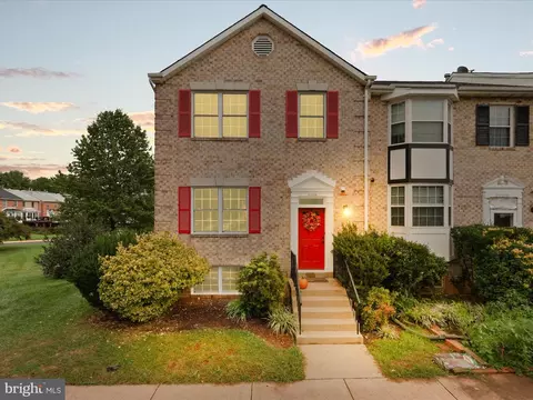 21098 Fireside Ct, Sterling, VA 20164